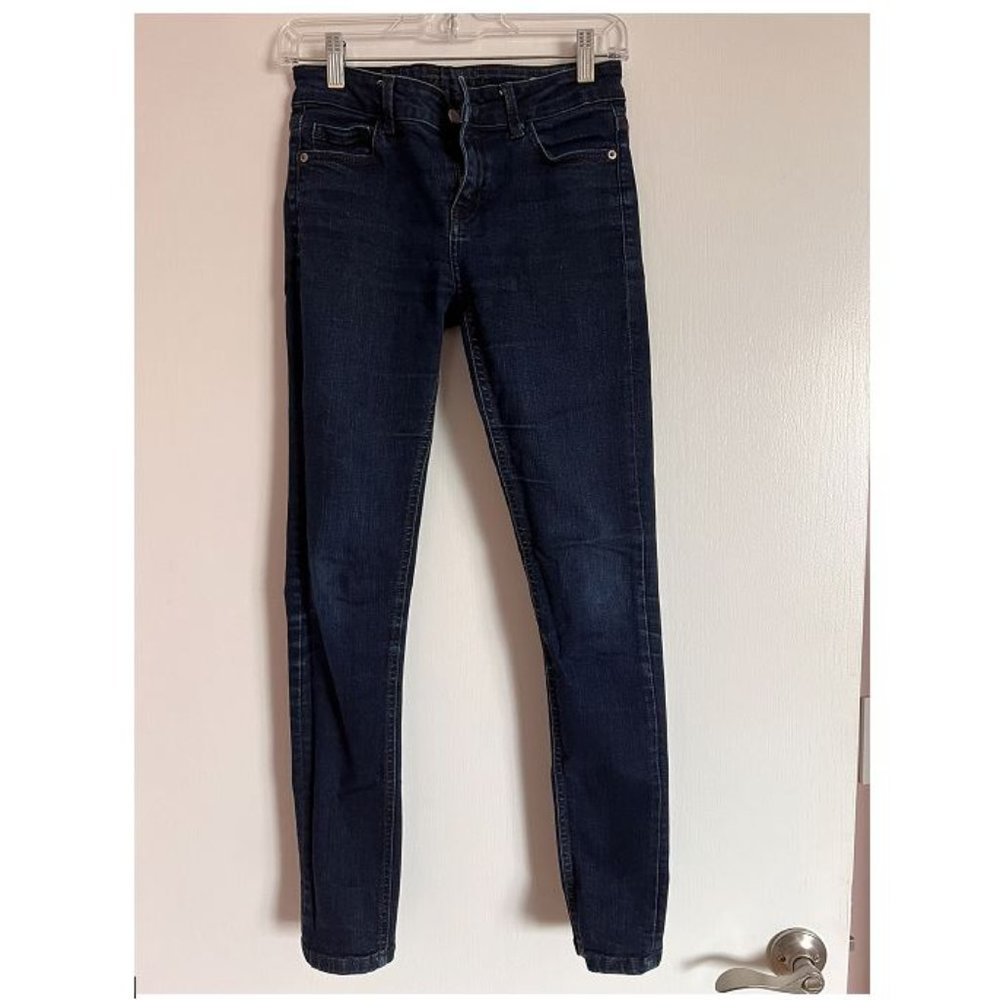 ZARA dark blue skinny jeans. Mid rise. Size 4.